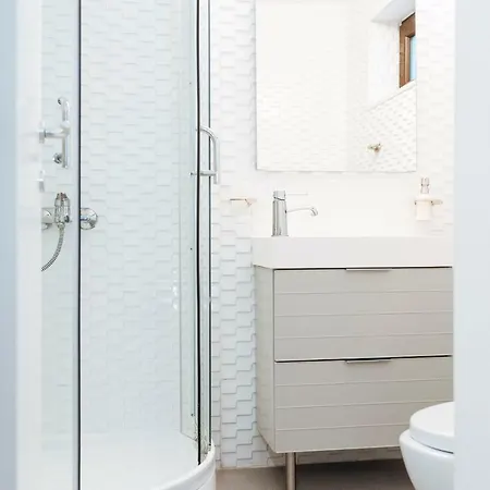 Lovely House And Courtyard In Center * Bukarest