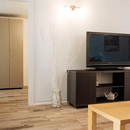 Lovely House And Courtyard In Center *