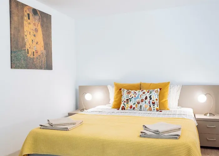 Lovely House And Courtyard In Center Apartamento Bucareste