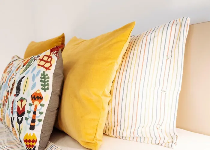 Lovely House And Courtyard In Center *