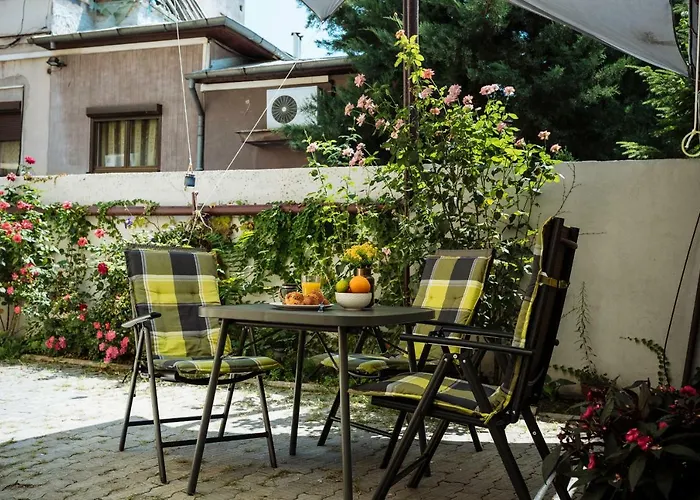Lovely House And Courtyard In Center Apartmán Bukurešť