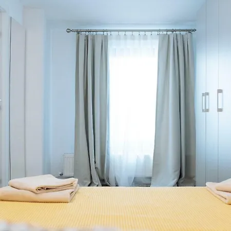 Daire Lovely House And Courtyard In Center